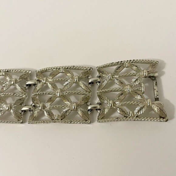 Vintage Coro Pegasus Wide Link Bracelet - Picture 2 of 16